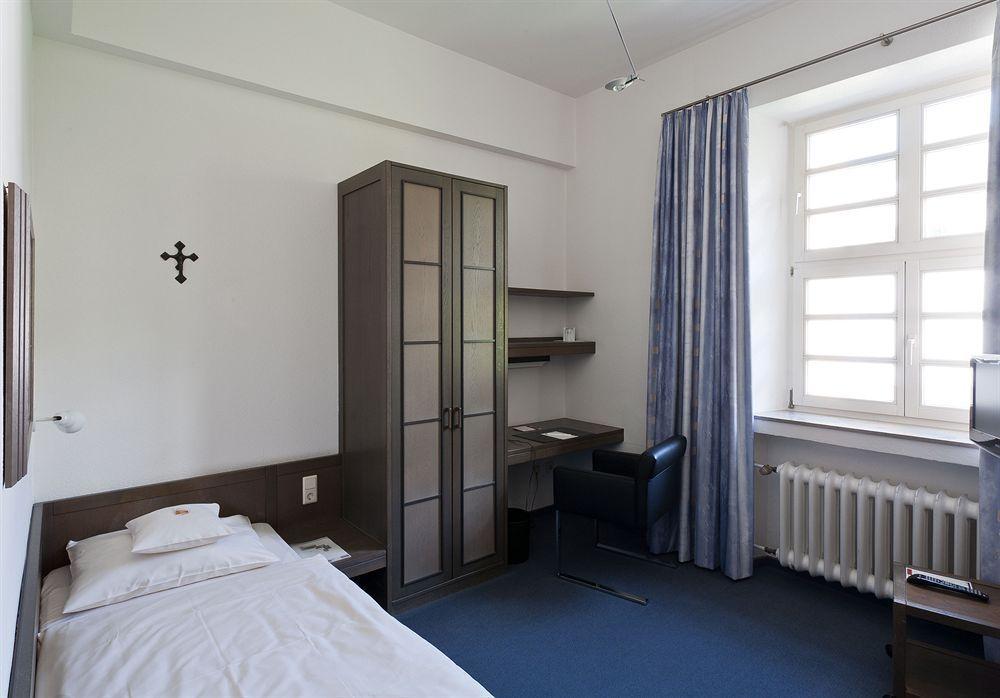 Hotel Kardinal Schulte Haus Bergisch Gladbach Exterior foto