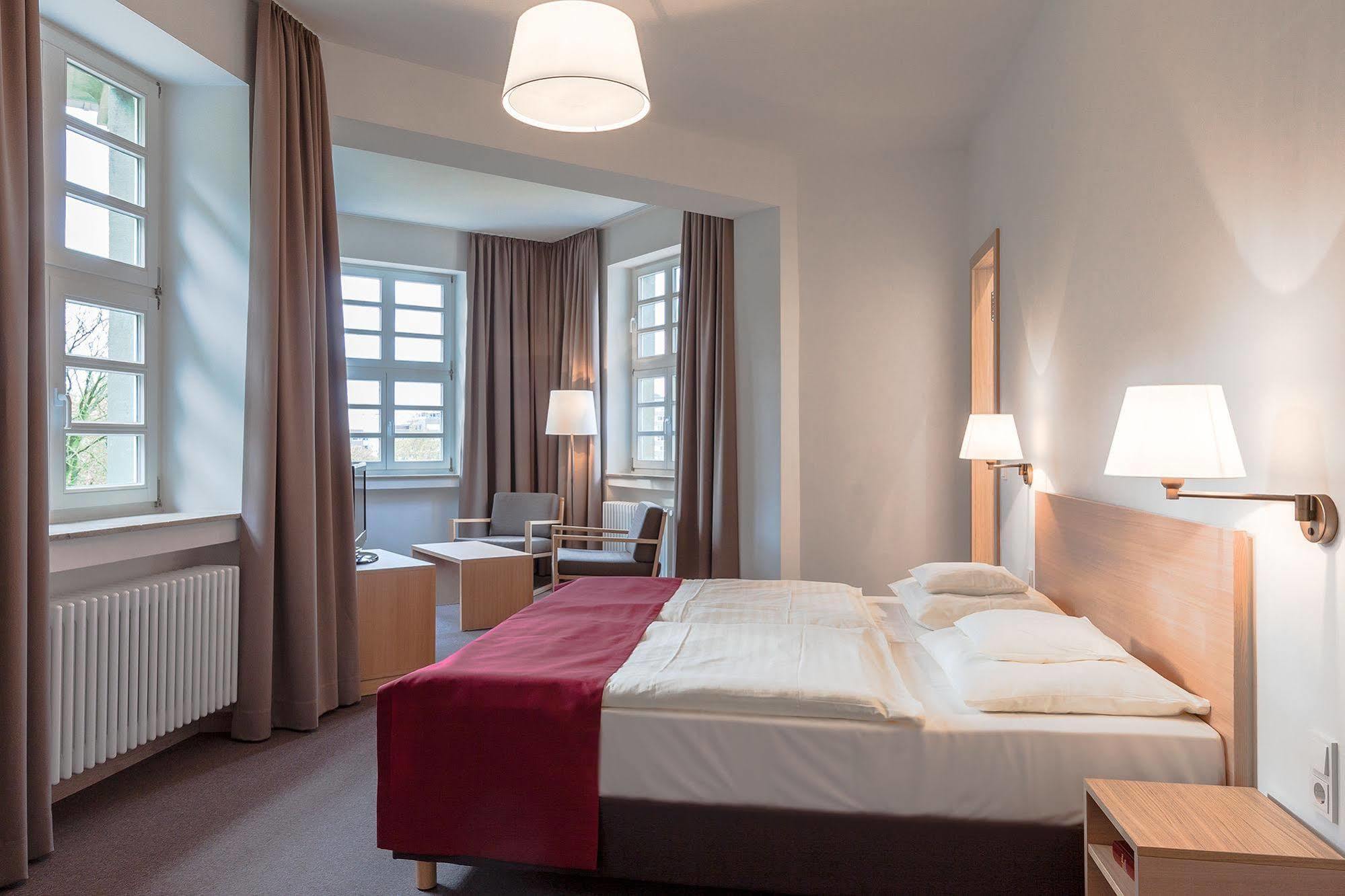 Hotel Kardinal Schulte Haus Bergisch Gladbach Exterior foto