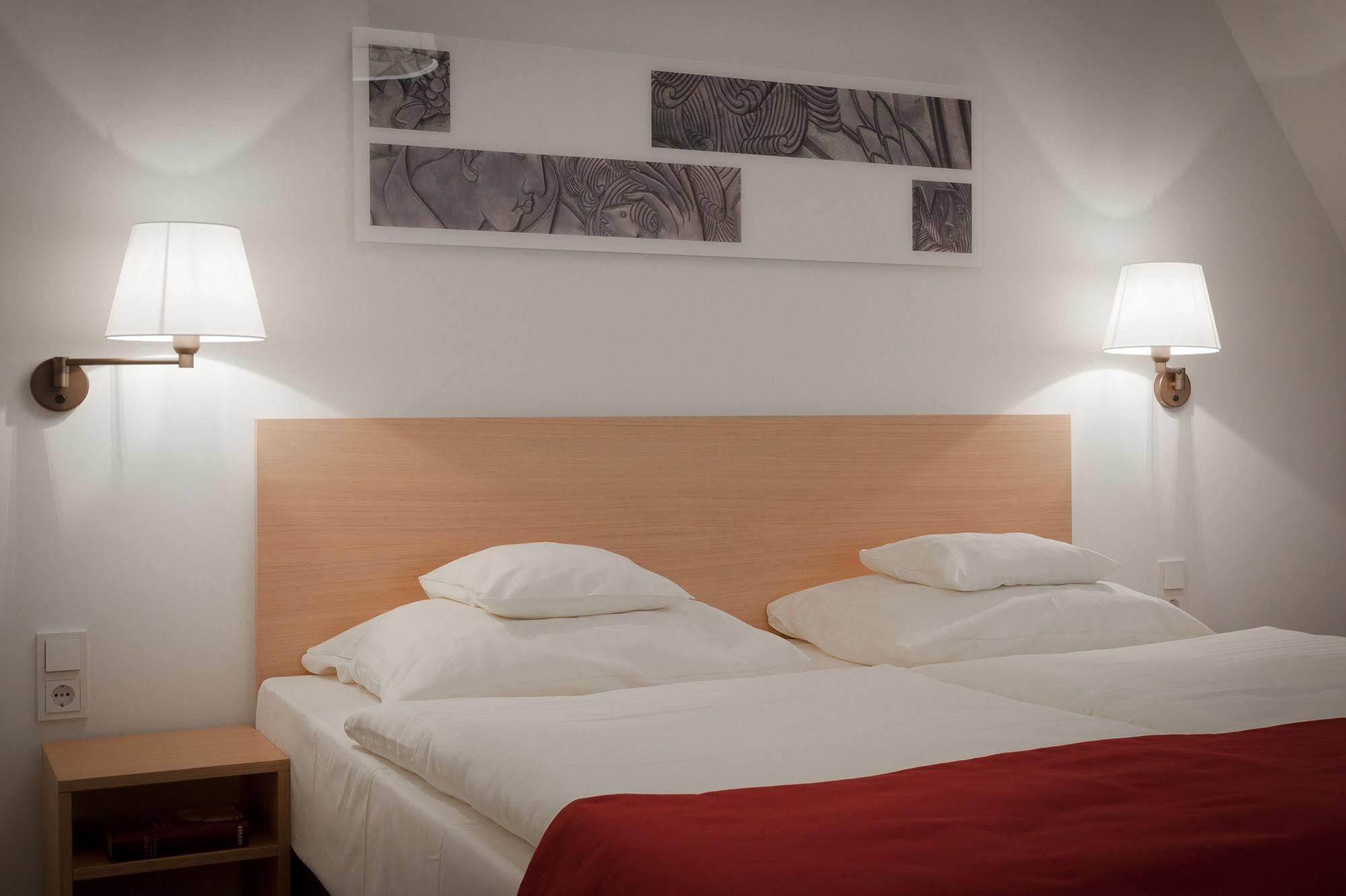 Hotel Kardinal Schulte Haus Bergisch Gladbach Exterior foto